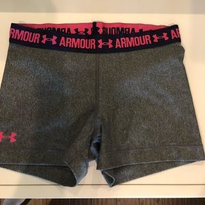 Under Armour
Women's HeatGear Armour Shorts size M